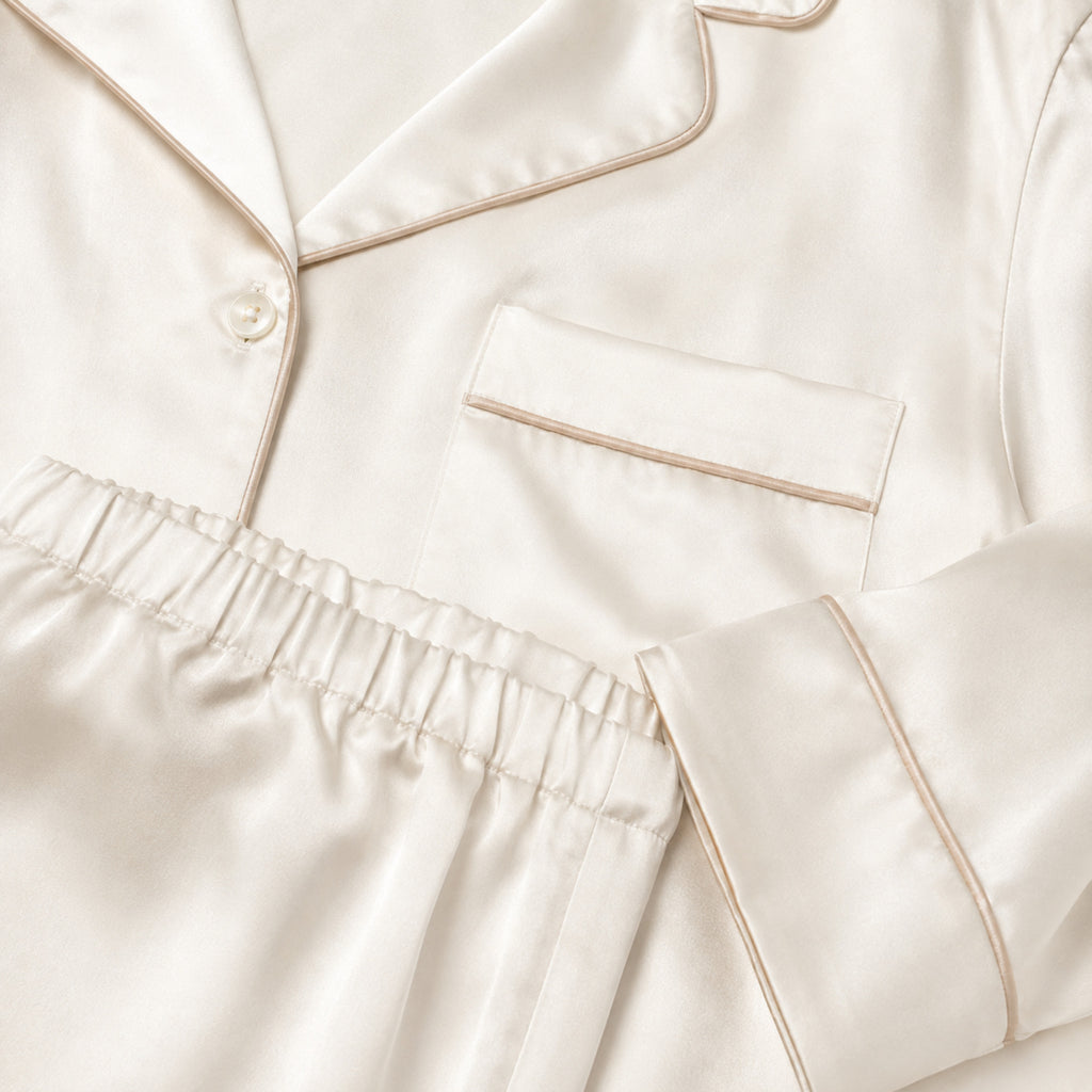 Pyjama Perle – Ensemble de nuit satiné à coupe intemporelle