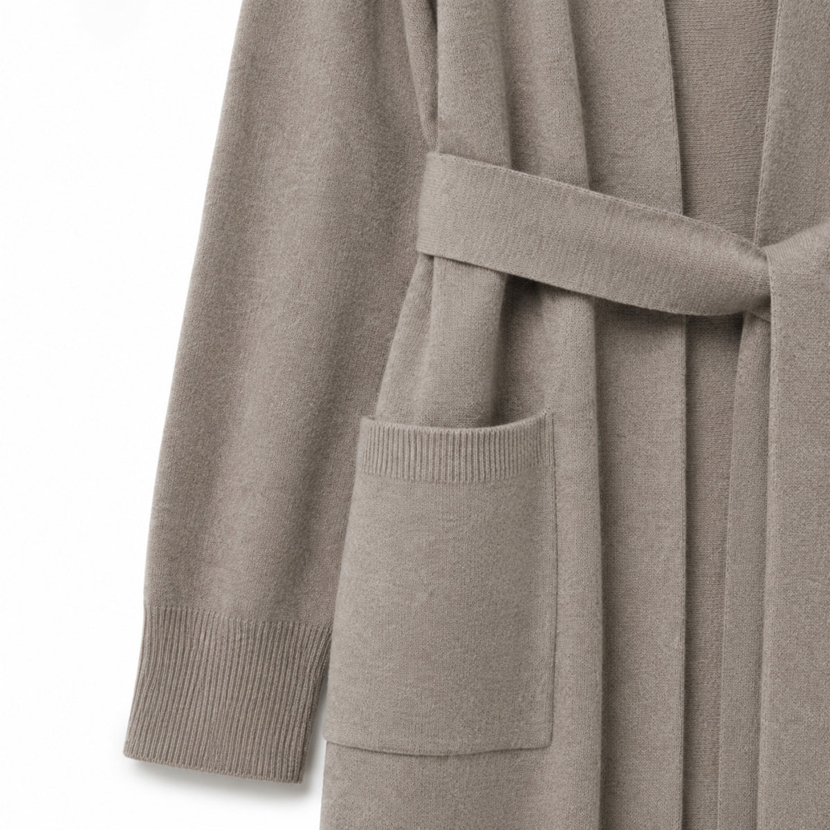 Cardigan Maison – Long gilet d’intérieur ceinturé en maille douce